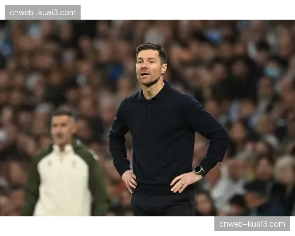 勒沃库森主帅阿隆索否认与利物浦帅位传闻，称专注当下