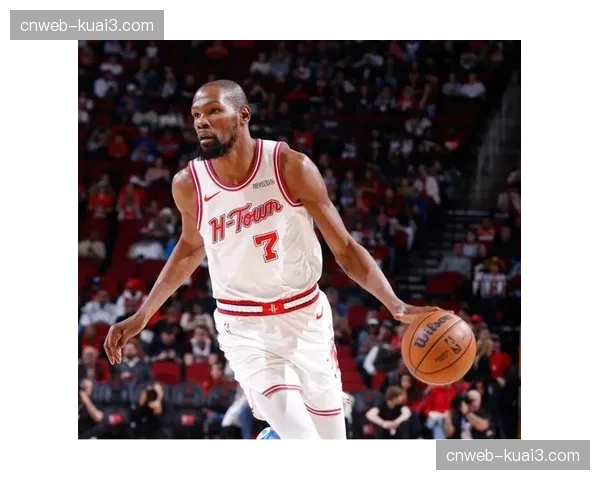 凯文·杜兰特超越卡里姆·阿卜杜尔-贾巴尔，升至NBA历史得分榜第三位