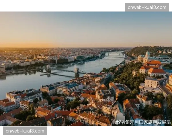 布达佩斯普斯卡什竞技场完成欧冠决赛前最后一次压力测试